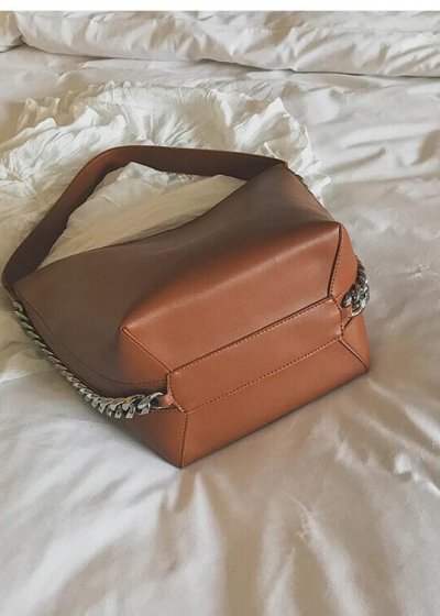 Veľká hnedá praktická kabelka taška na notebook na rameno.