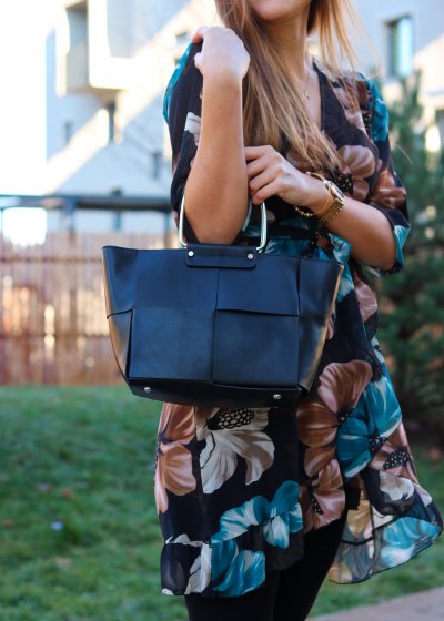 Elegantná kabelka v čiernej farbe
