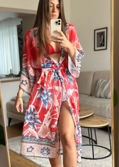 Letné oversize kimono Hana na modelke